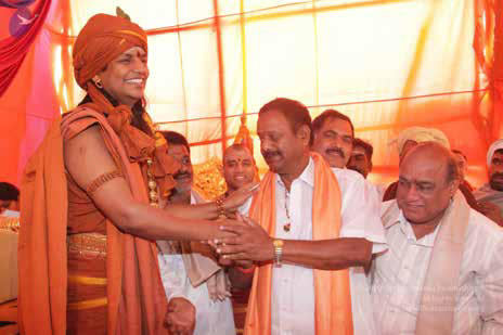 2013 & 2016 Kumbh Mela in Allahabad and Ujjain People benefiting in masses from the presence of The SPH and KAILĀSA1 The SPH inaugurating a new KAILĀSA in kanchipuram