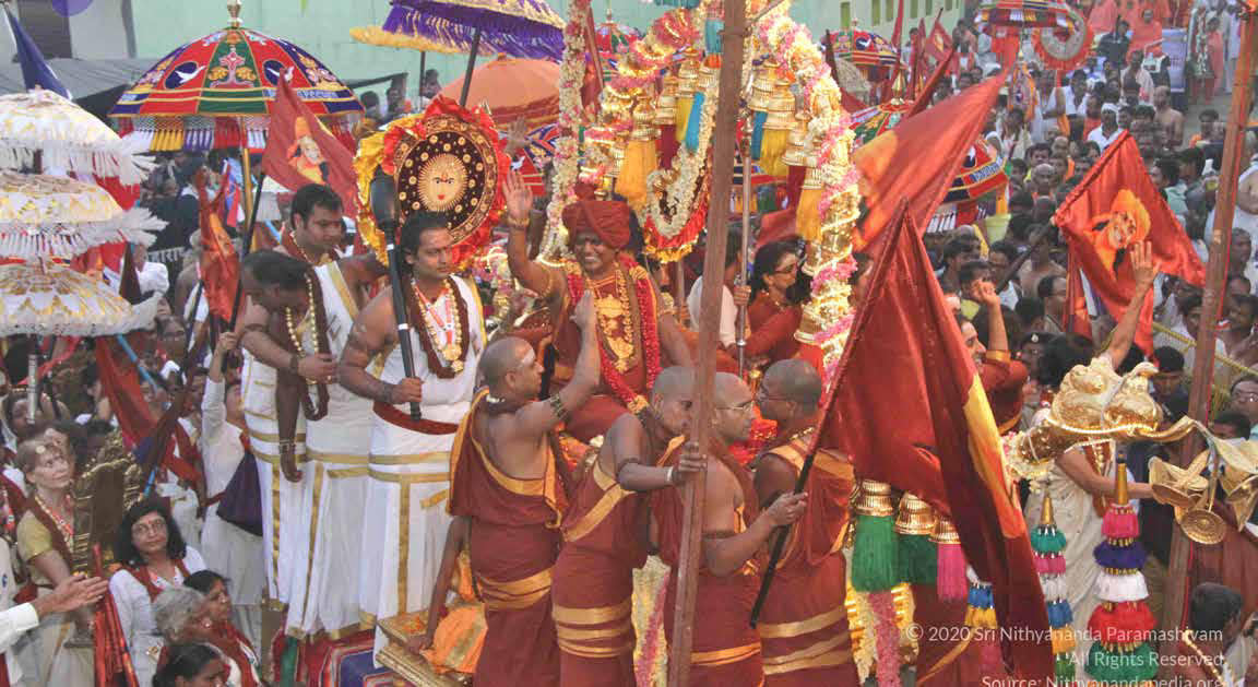 October 2015 Nasik Kumbh Mela The people of the Mahānirvaṇi Peetha celebrate the presence of The SPH in the unforgettable procession