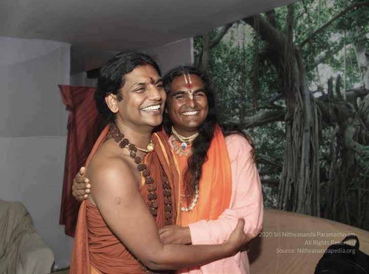 The SPH with Premavatar Paramahamsa Vishwanandaji, a Hindu Guru from the Vaishnava Sampradaya.