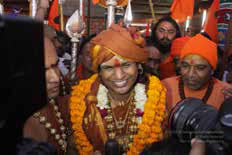 The press eagerly captured the moments after the grand coronation of The SPH and asked for an interview